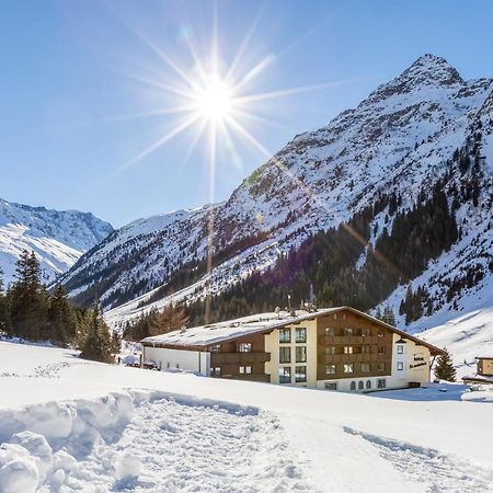 Hotel Sonnblick Sankt Leonhard im Pitztal Exteriör bild