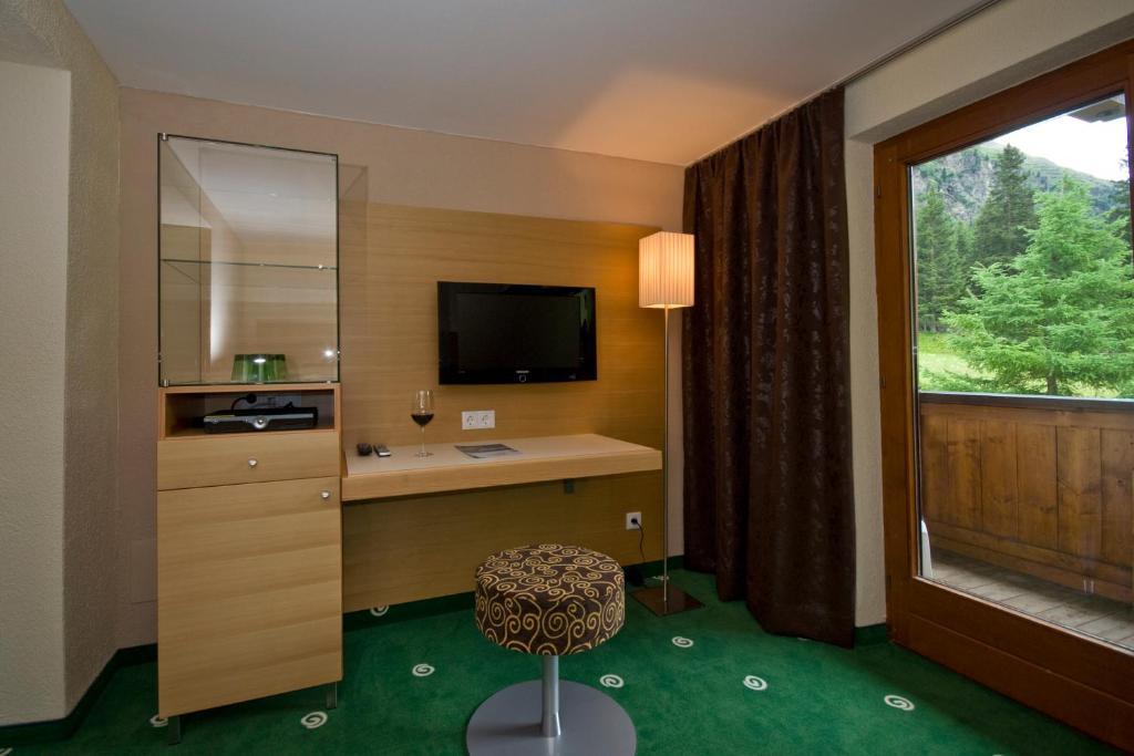 Hotel Sonnblick Sankt Leonhard im Pitztal Exteriör bild